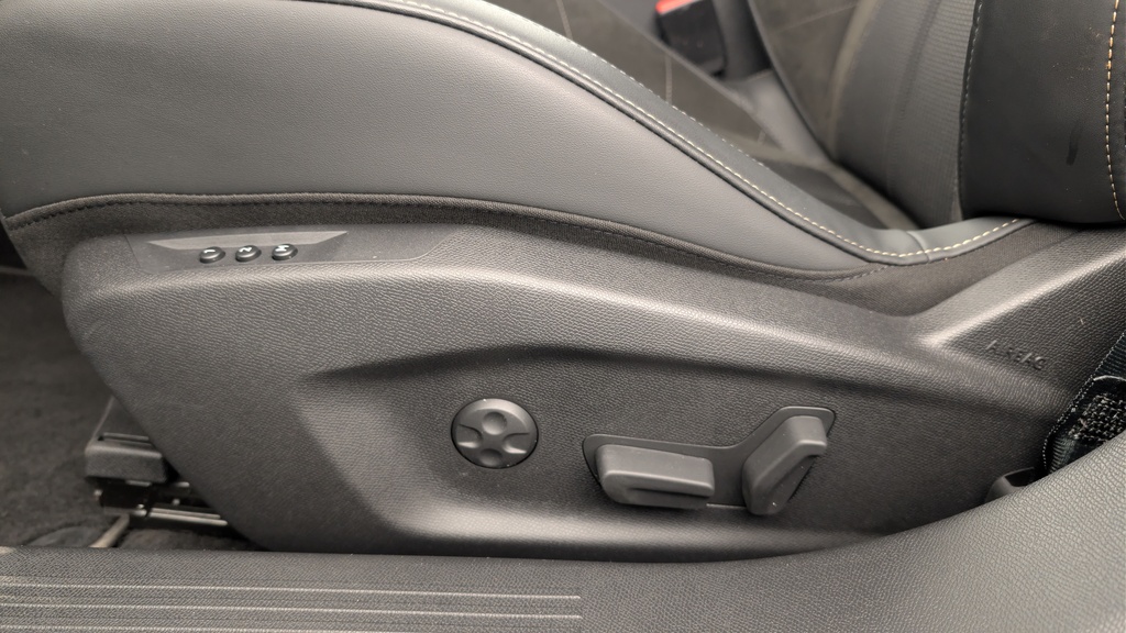 Ds DS4 Hybride 145 e-DCT6 Etoile – Alcantara