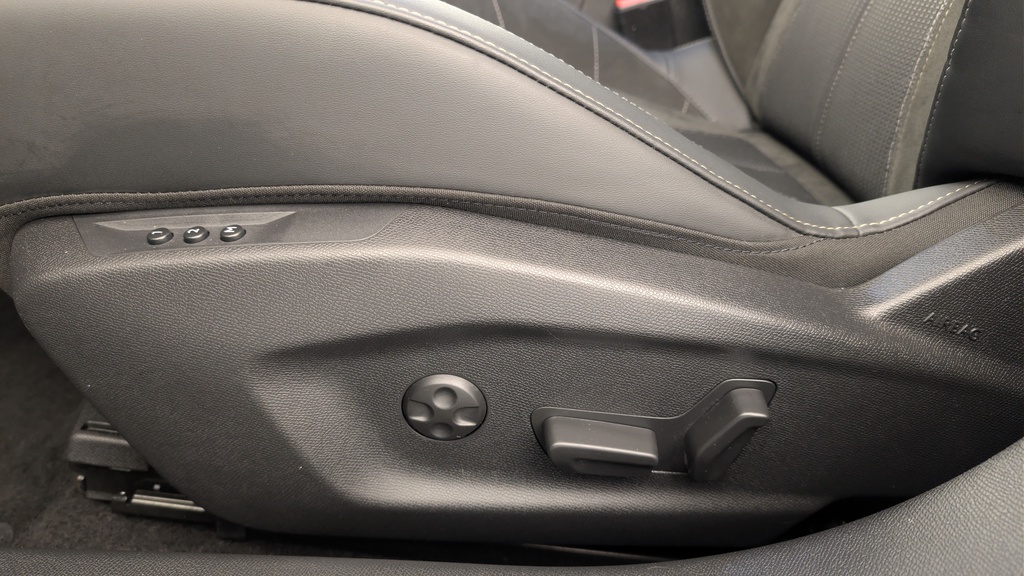 Ds DS4 Hybride 145 e-DCT6 Etoile – Alcantara