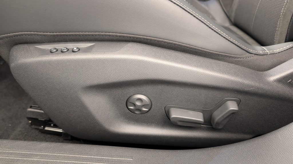Ds DS4 Hybride 145 e-DCT6 Etoile – Alcantara