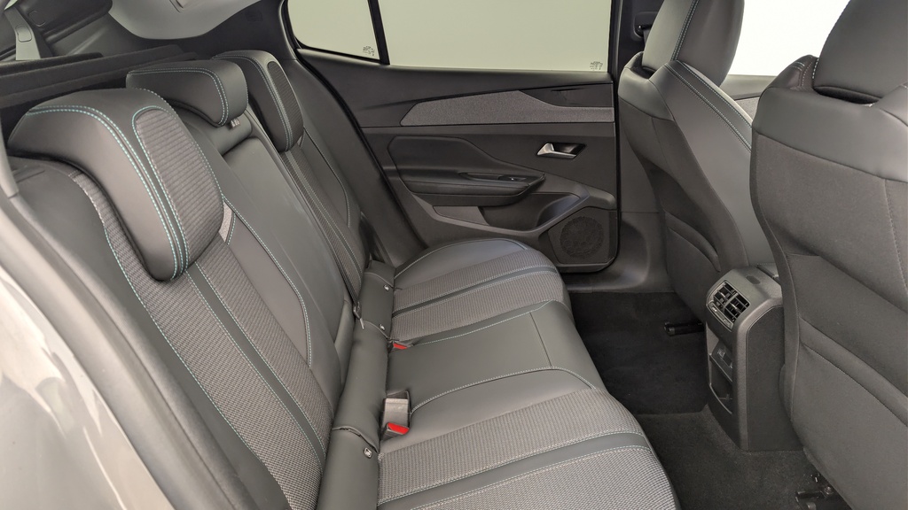 Peugeot 408 Hybrid 145 e-DCS6 Allure