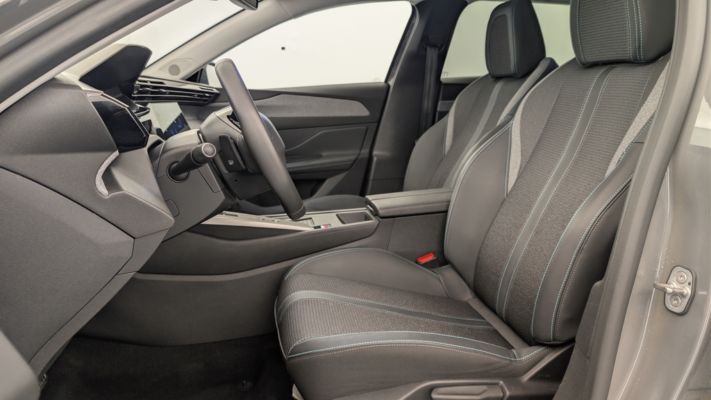 Peugeot 408 Hybrid 145 e-DCS6 Allure