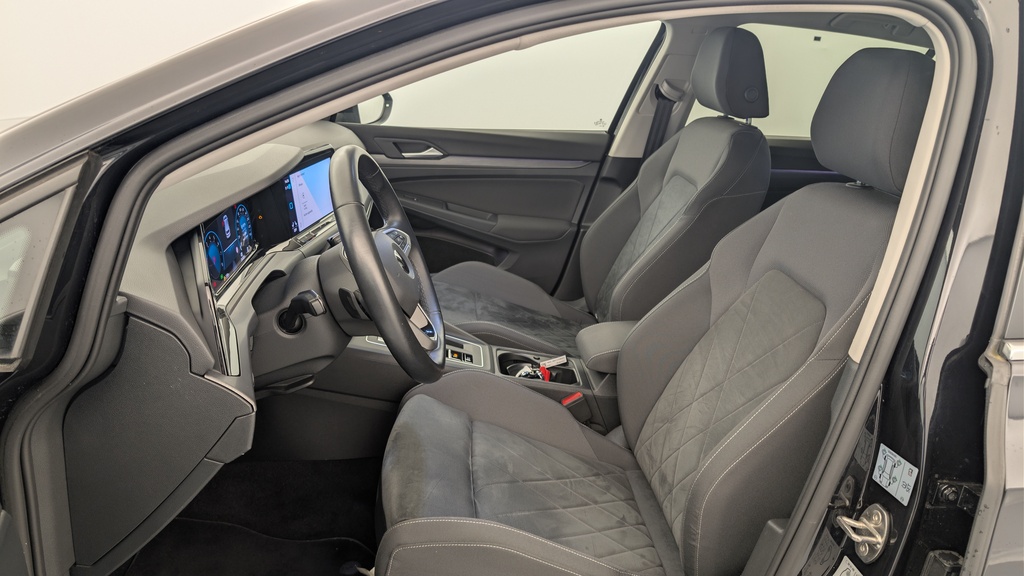 Volkswagen GOLF 8 1.5 ETSI OPF 130 DSG7 STYLE