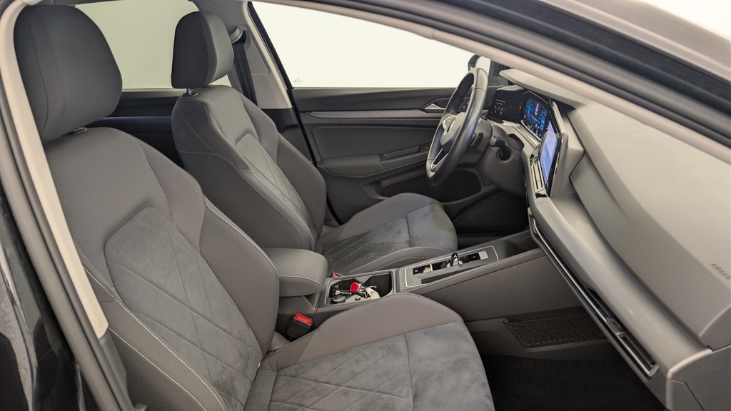 Volkswagen GOLF 8 1.5 ETSI OPF 130 DSG7 STYLE