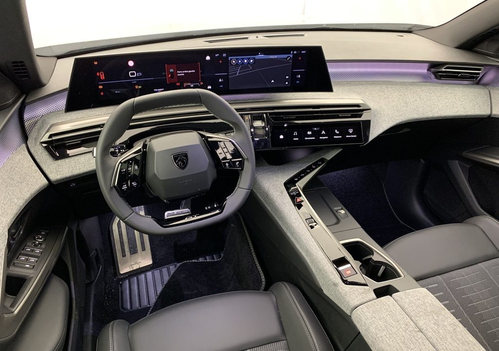 Peugeot 5008 Hybrid 145 e-DCS6 GT