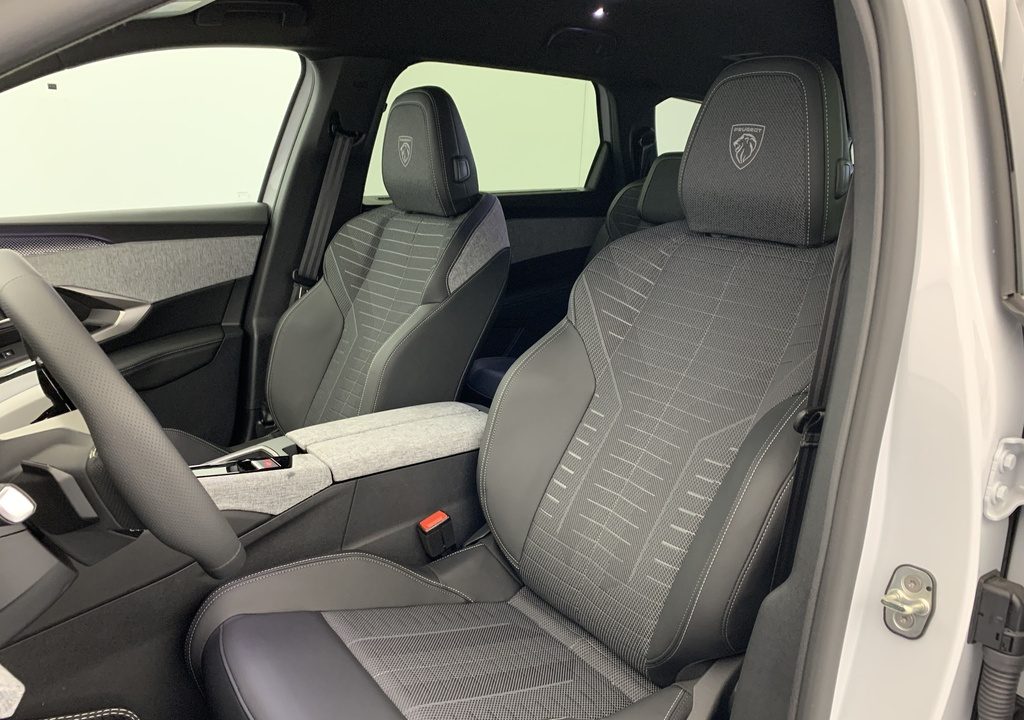 Peugeot 5008 Hybrid 145 e-DCS6 GT