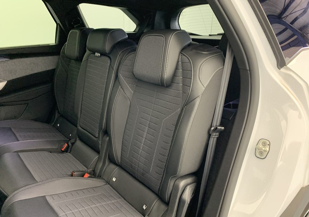Peugeot 5008 Hybrid 145 e-DCS6 GT