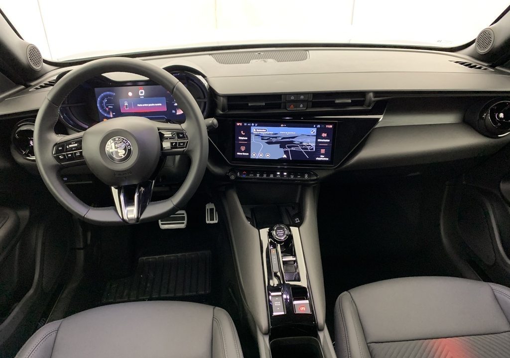 Alfa romeo Junior 1.2 Ibrida 145 ch e-DCT6 Ti