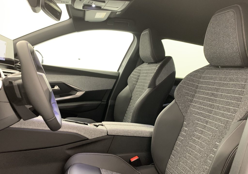Peugeot 5008 HYBRID 145 CH E-DCS6 ALLURE