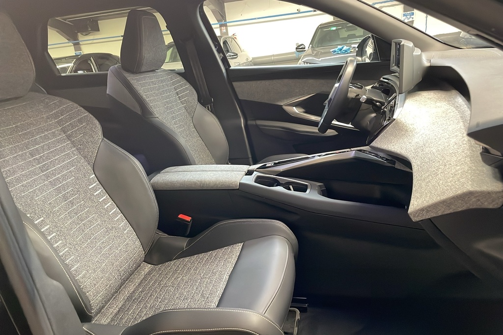 Peugeot 5008 HYBRID 145 CH E-DCS6 ALLURE