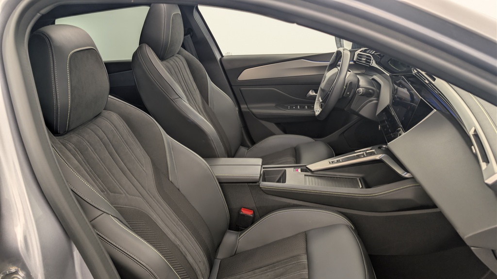 Peugeot 308 SW PHEV 225 e-EAT8 GT