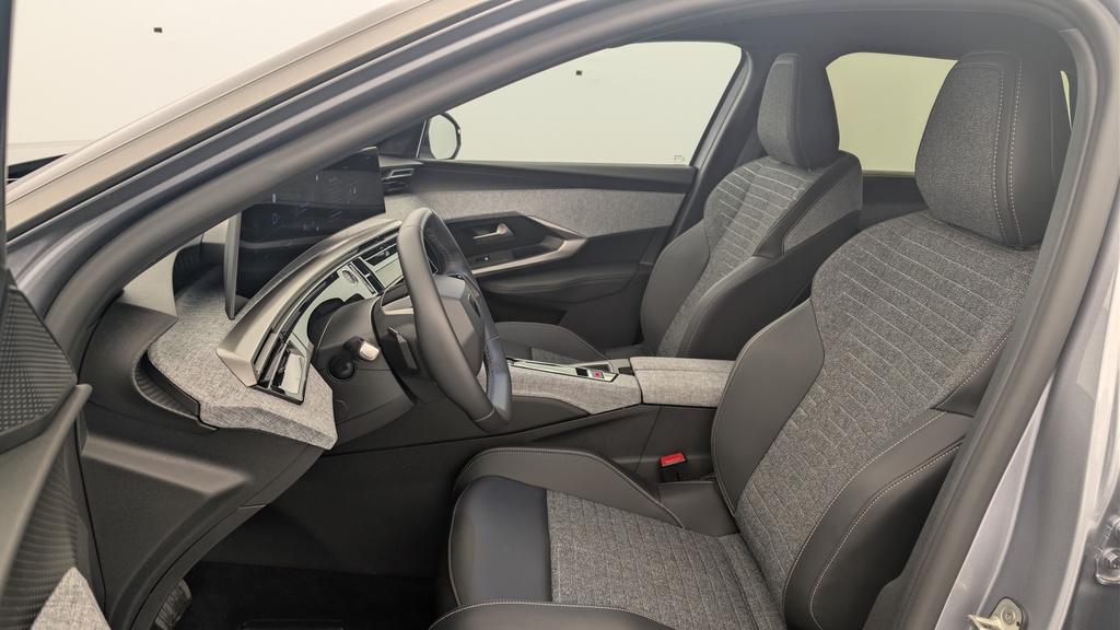Peugeot 5008 HYBRID 145 CH E-DCS6 ALLURE