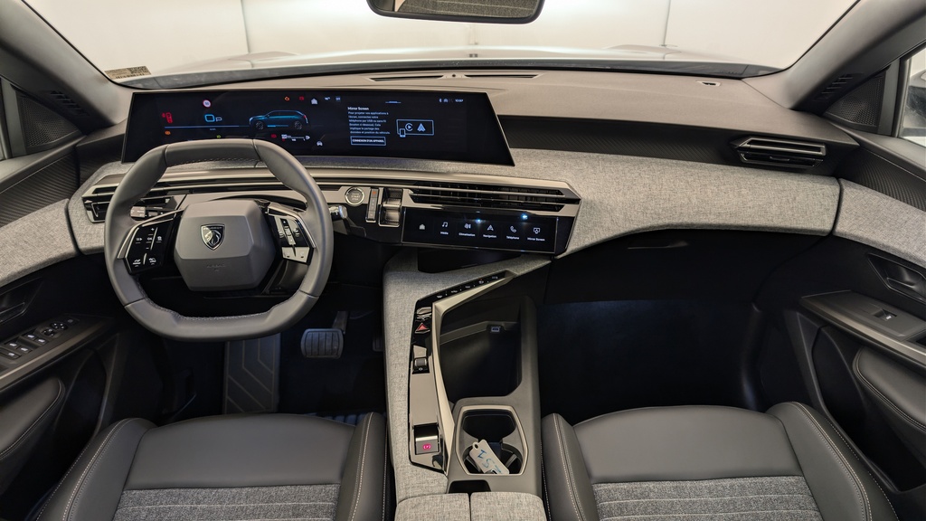 Peugeot 5008 HYBRID 145 CH E-DCS6 ALLURE