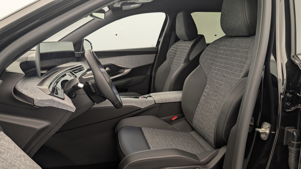 Peugeot 5008 HYBRID 145 CH E-DCS6 ALLURE