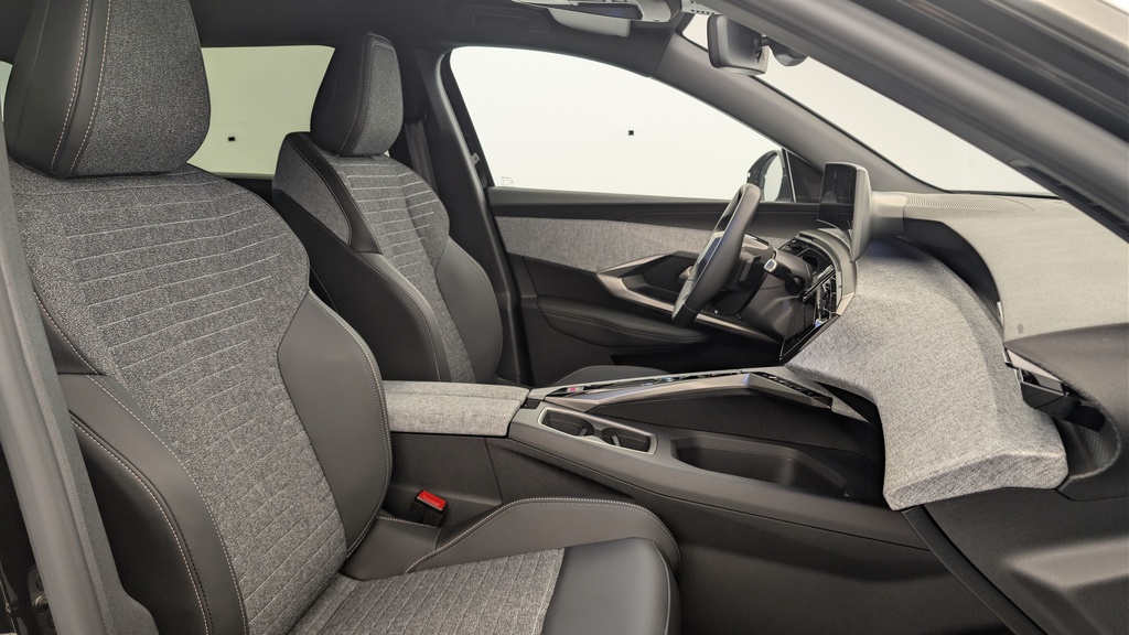 Peugeot 5008 HYBRID 145 CH E-DCS6 ALLURE
