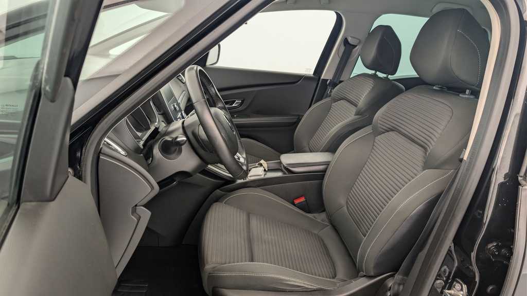 Renault Scenic IV Business BLUE DCI 120 EDC – 21 BUSINESS