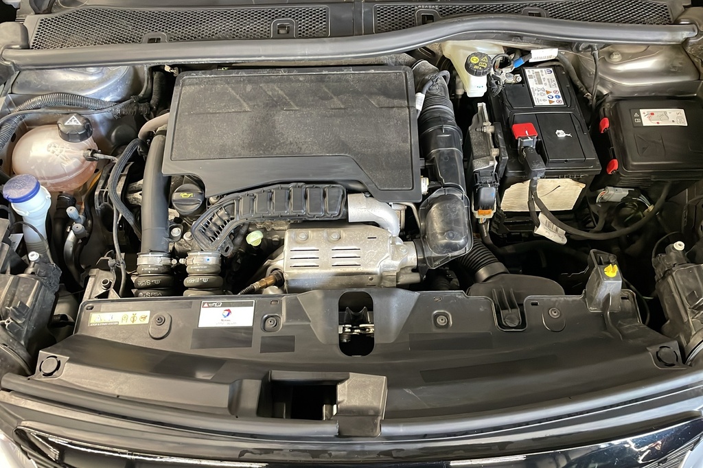 Peugeot 2008 PureTech 130 S&S EAT8 Allure