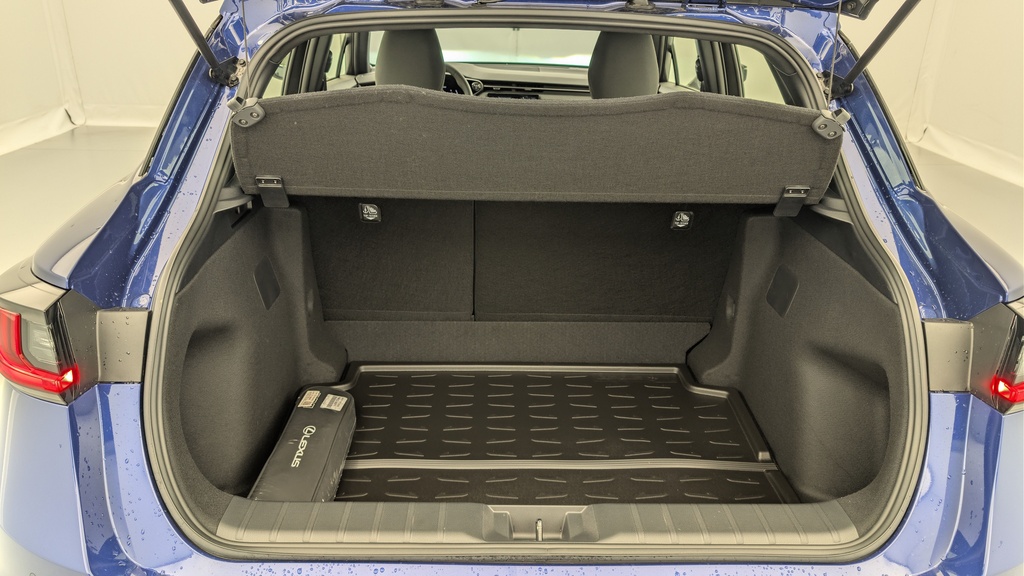 Lexus LBX 2WD Business