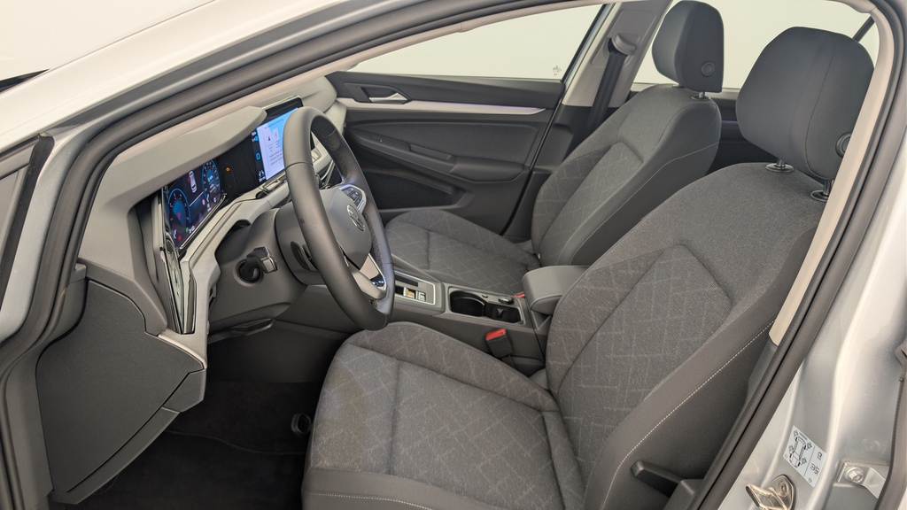 Volkswagen GOLF 8 2.0 TDI SCR 116 DSG7 LIFE PLUS