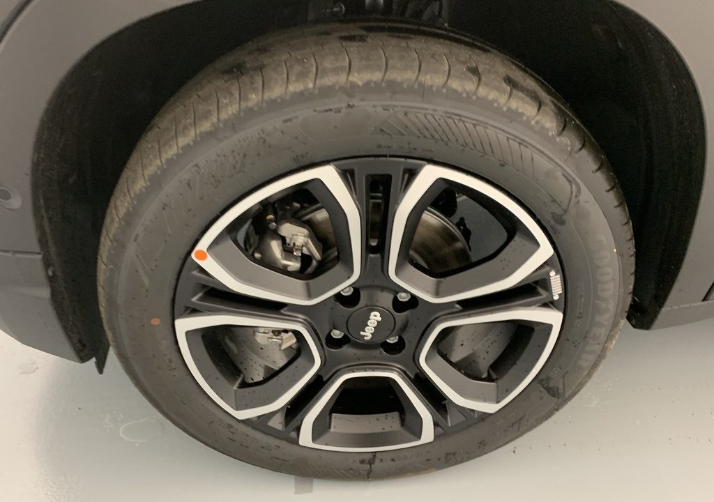 Jeep Avenger 1.2 Turbo T3 110 ch e-Hybrid BVR6 Summit