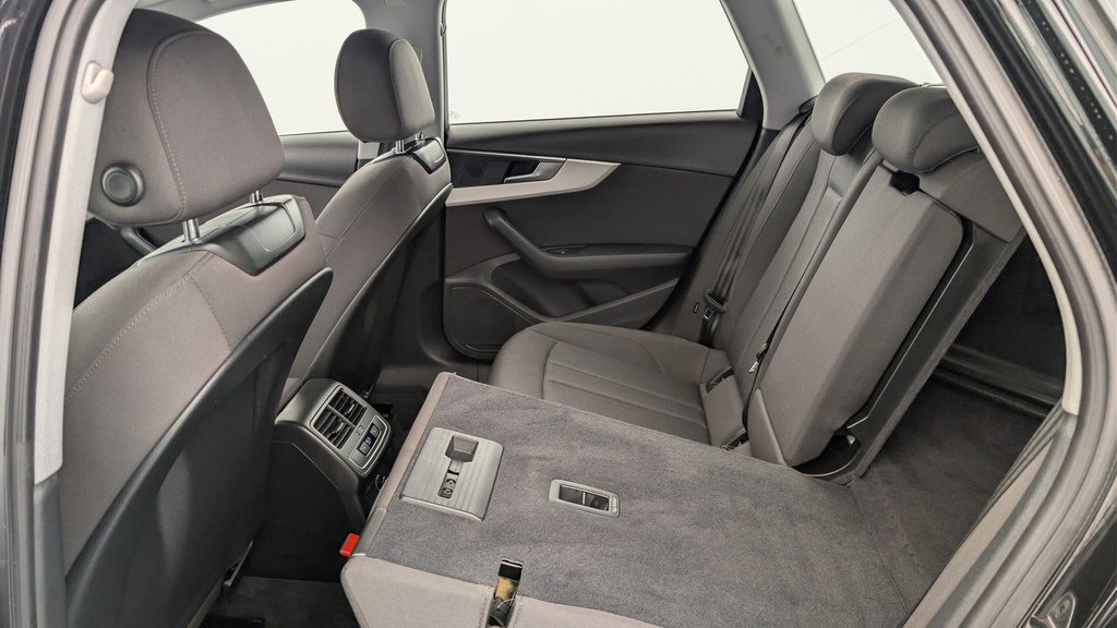 Audi A4 AVANT 35 TDI 163 S tronic 7 Design