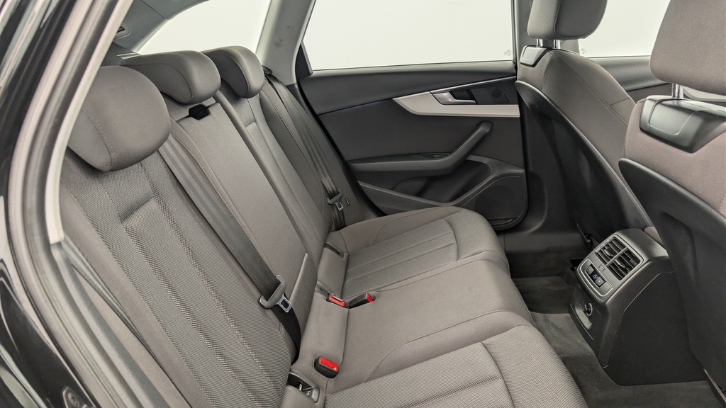 Audi A4 AVANT 35 TDI 163 S tronic 7 Design
