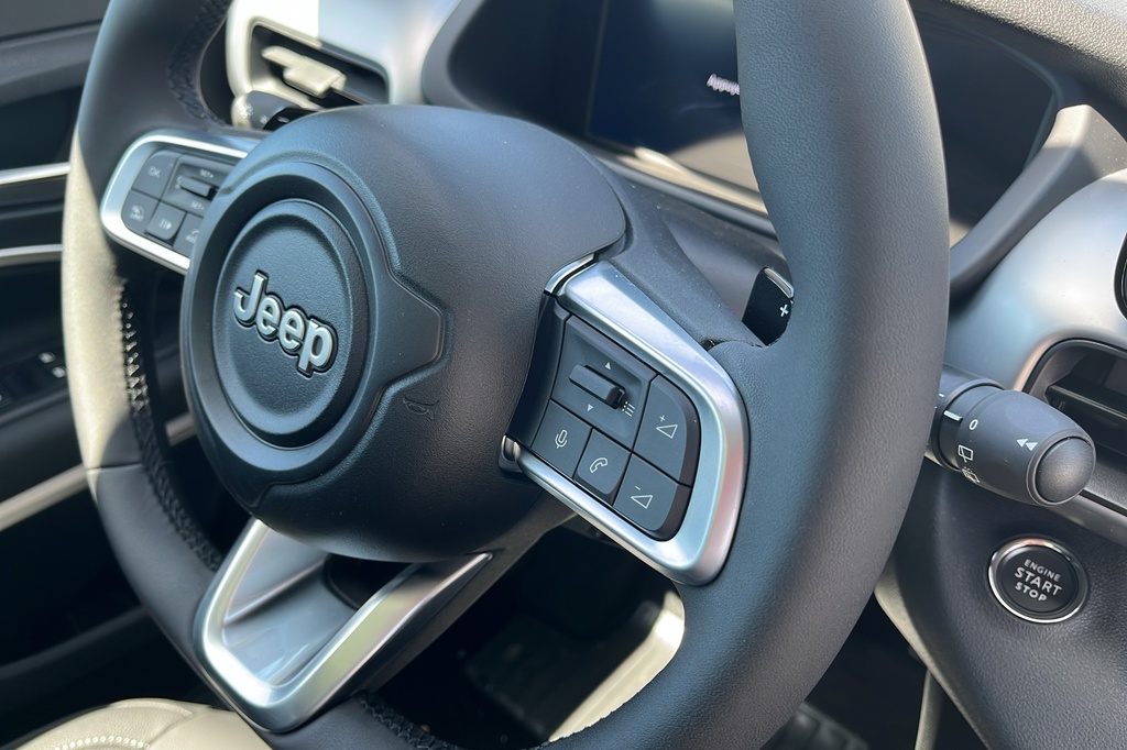 Jeep Avenger 1.2 Turbo T3 110 ch e-Hybrid BVR6 Summit