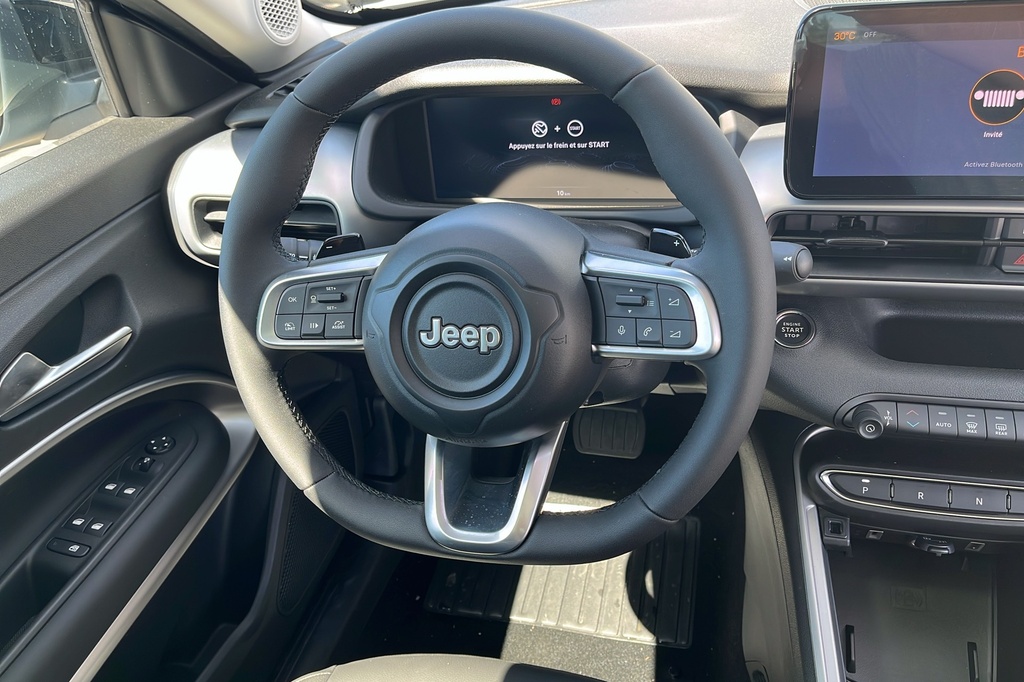 Jeep Avenger 1.2 Turbo T3 110 ch e-Hybrid BVR6 Summit