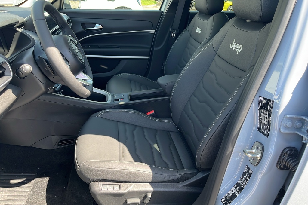 Jeep Avenger 1.2 Turbo T3 110 ch e-Hybrid BVR6 Summit