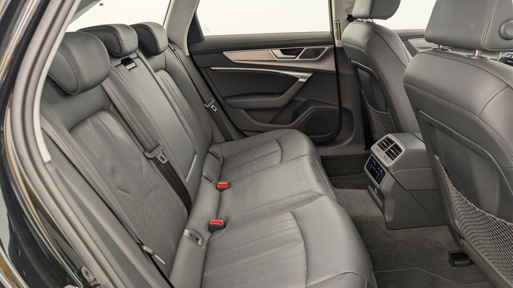 Audi A6 AVANT 40 TDI 204 ch S tronic 7 Avus