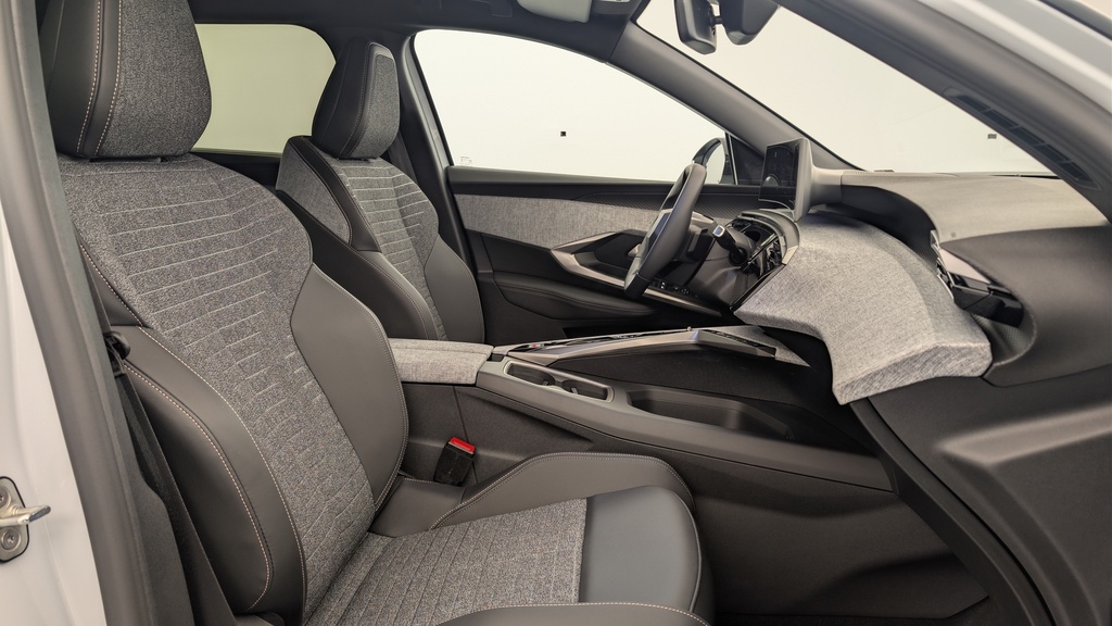 Peugeot 5008 HYBRID 145 CH E-DCS6 ALLURE
