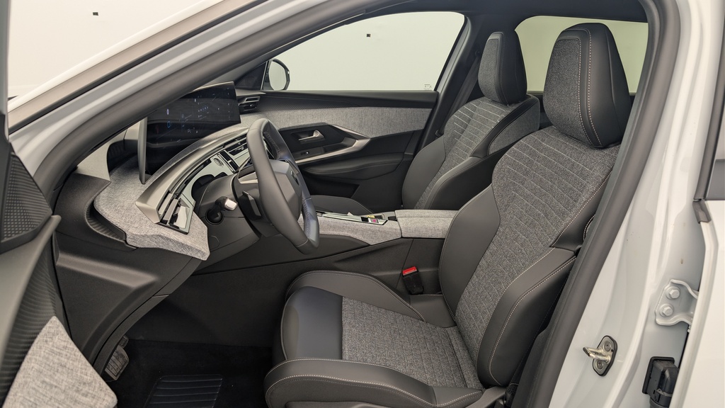 Peugeot 5008 HYBRID 145 CH E-DCS6 ALLURE