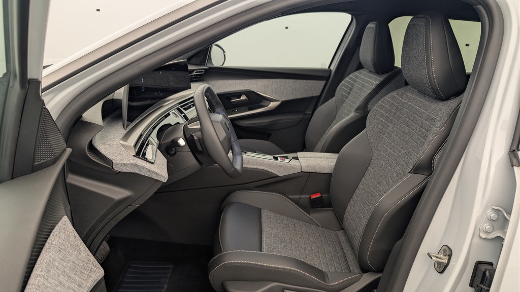 Peugeot 5008 HYBRID 145 CH E-DCS6 ALLURE