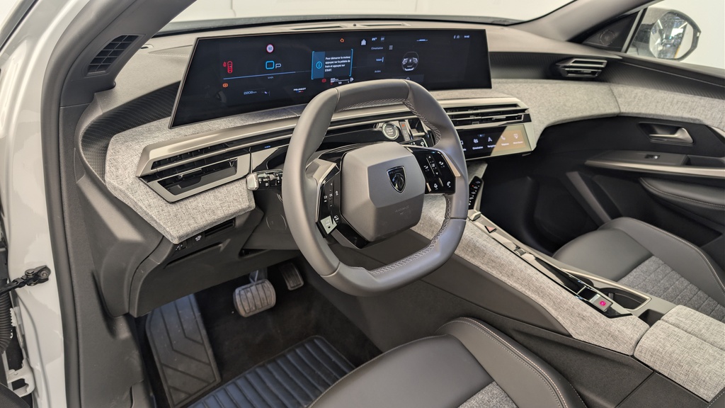 Peugeot 5008 HYBRID 145 CH E-DCS6 ALLURE