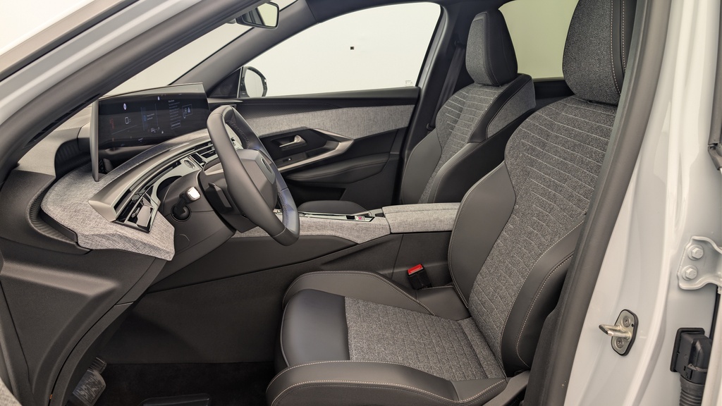 Peugeot 5008 HYBRID 145 CH E-DCS6 ALLURE