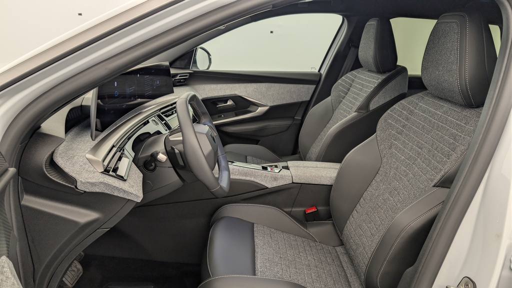 Peugeot 5008 HYBRID 145 CH E-DCS6 ALLURE