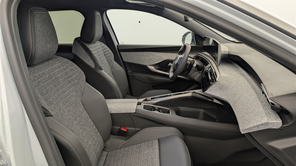 Peugeot 5008 HYBRID 145 CH E-DCS6 ALLURE