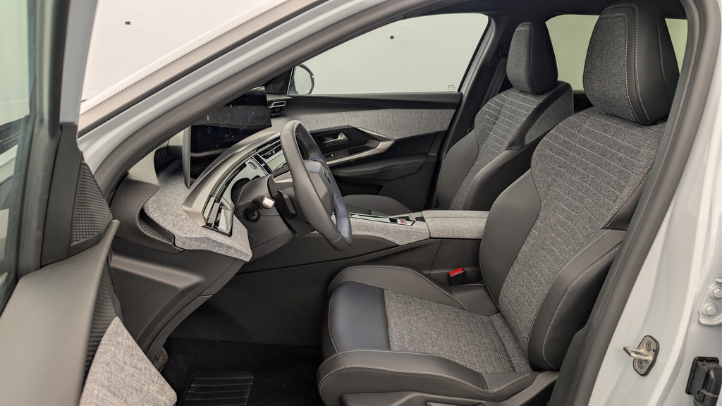 Peugeot 5008 HYBRID 145 CH E-DCS6 ALLURE