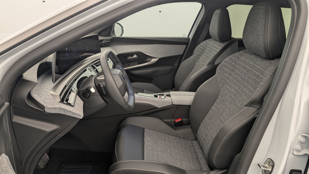 Peugeot 5008 HYBRID 145 CH E-DCS6 ALLURE
