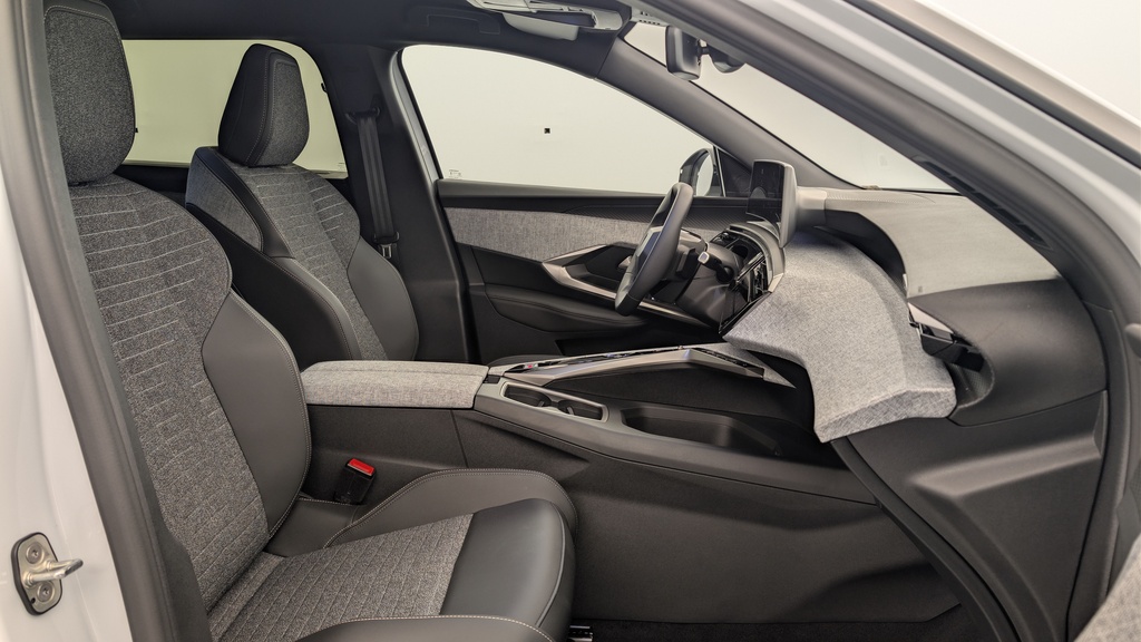 Peugeot 5008 HYBRID 145 CH E-DCS6 ALLURE