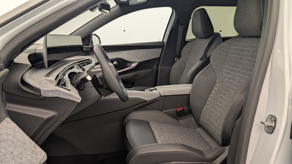 Peugeot 5008 HYBRID 145 CH E-DCS6 ALLURE