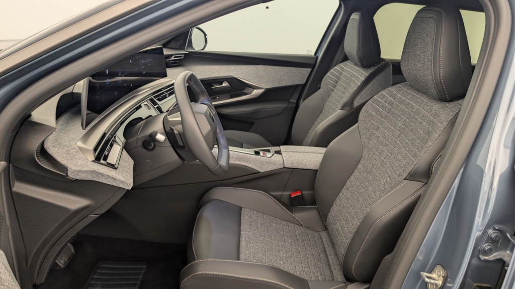 Peugeot 5008 HYBRID 145 CH E-DCS6 ALLURE