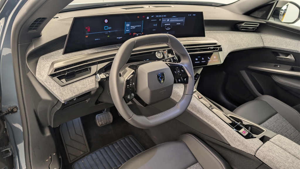 Peugeot 5008 HYBRID 145 CH E-DCS6 ALLURE