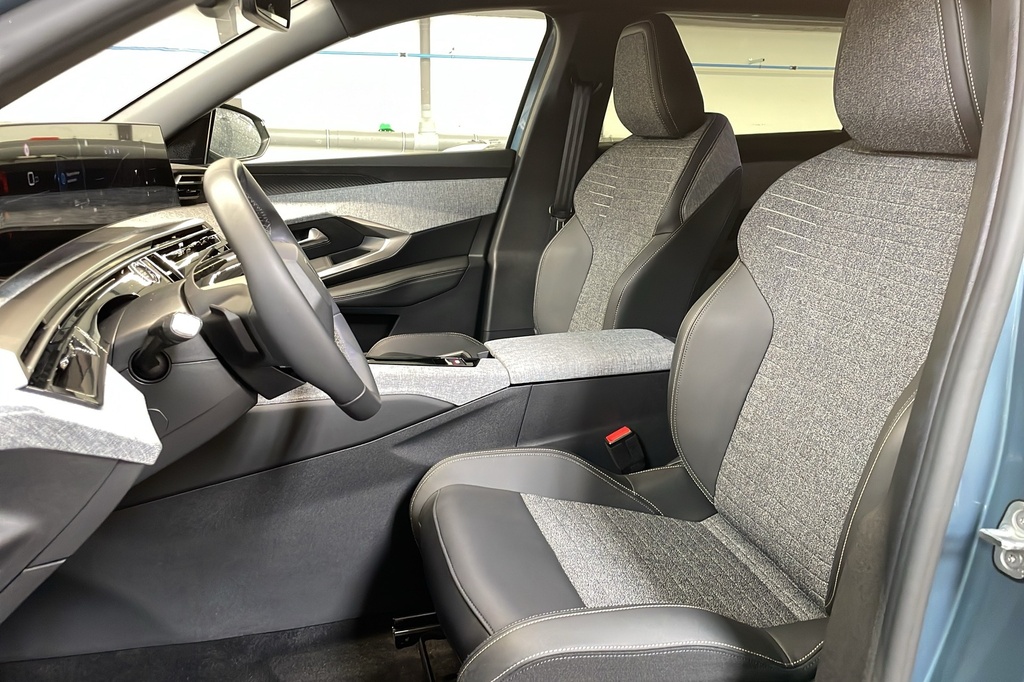 Peugeot 5008 HYBRID 145 CH E-DCS6 ALLURE