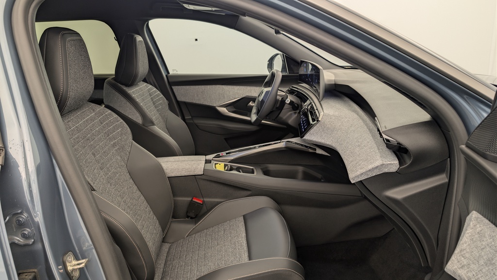 Peugeot 5008 HYBRID 145 CH E-DCS6 ALLURE