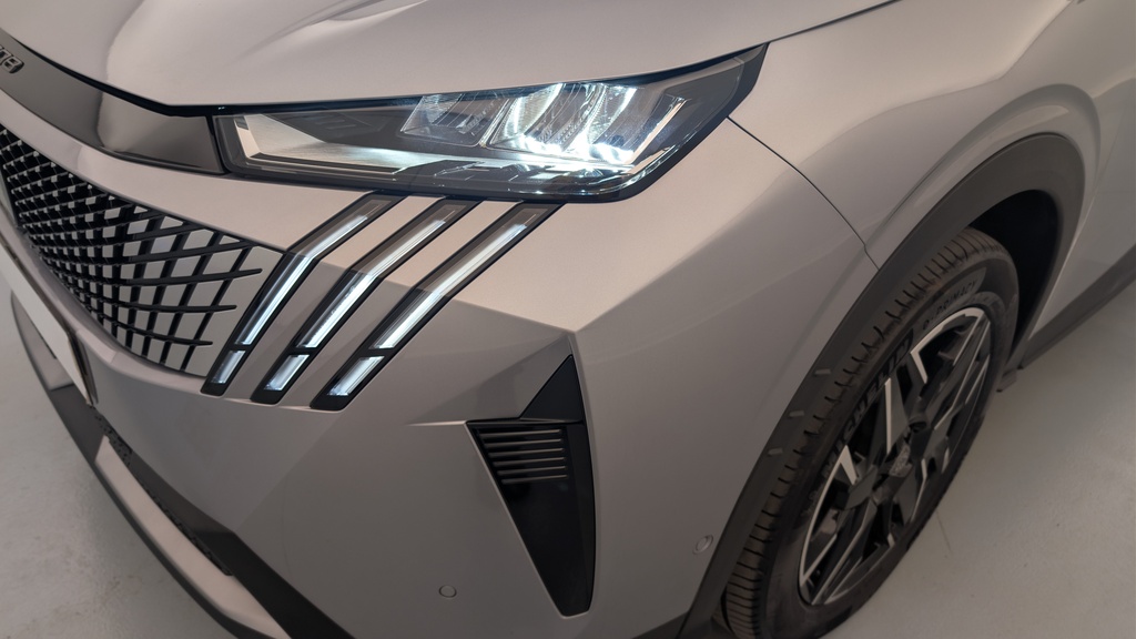 Peugeot 5008 HYBRID 145 CH E-DCS6 ALLURE