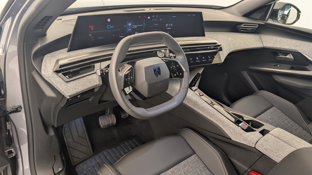 Peugeot 5008 HYBRID 145 CH E-DCS6 ALLURE