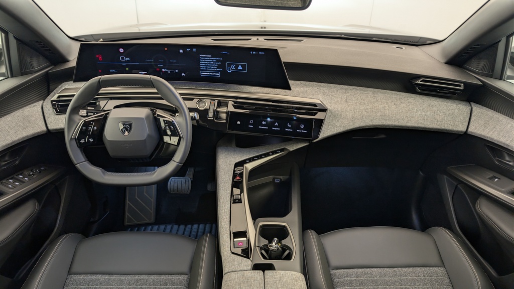 Peugeot 5008 HYBRID 145 CH E-DCS6 ALLURE