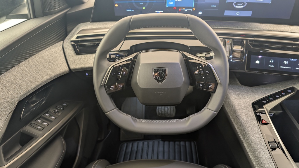Peugeot 5008 HYBRID 145 CH E-DCS6 ALLURE