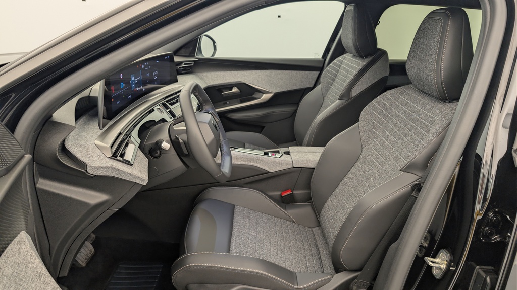 Peugeot 5008 HYBRID 145 CH E-DCS6 ALLURE