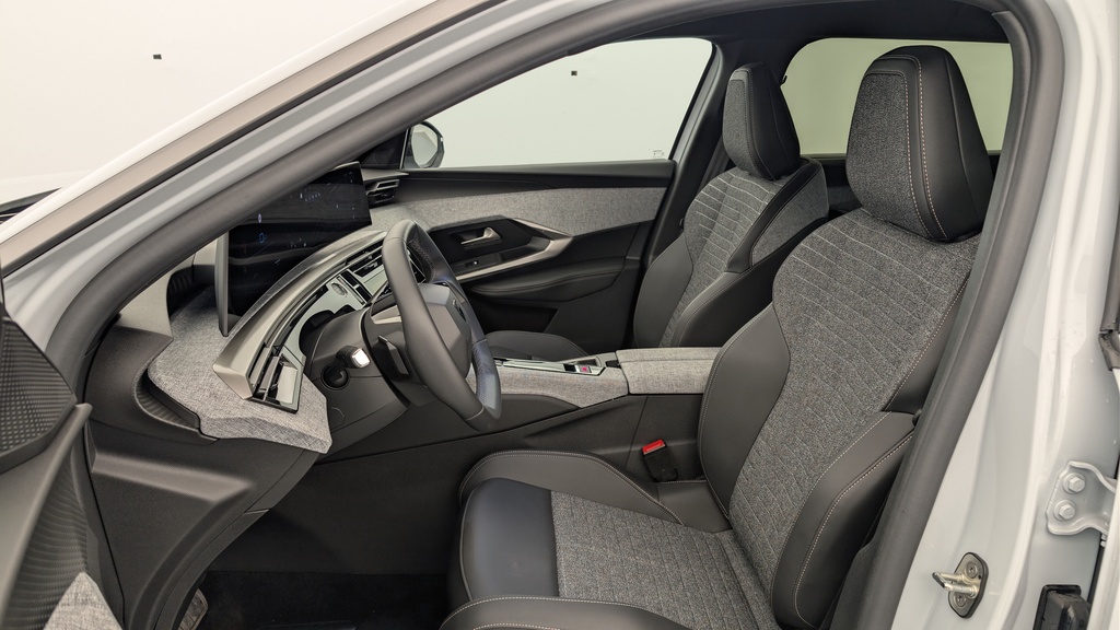 Peugeot 5008 HYBRID 145 CH E-DCS6 ALLURE